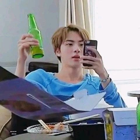 elenott95's tweet photo. Según yo así van las adopciones:

Jhope mexicano 
Jimin Colombiano 
Jin Argentino 
Nam peruano 

Quedan faltando: suga, V y Jk, pero también faltan países y si algo le damos triple nacionalidad. https://t.co/pKiVh9DKjg