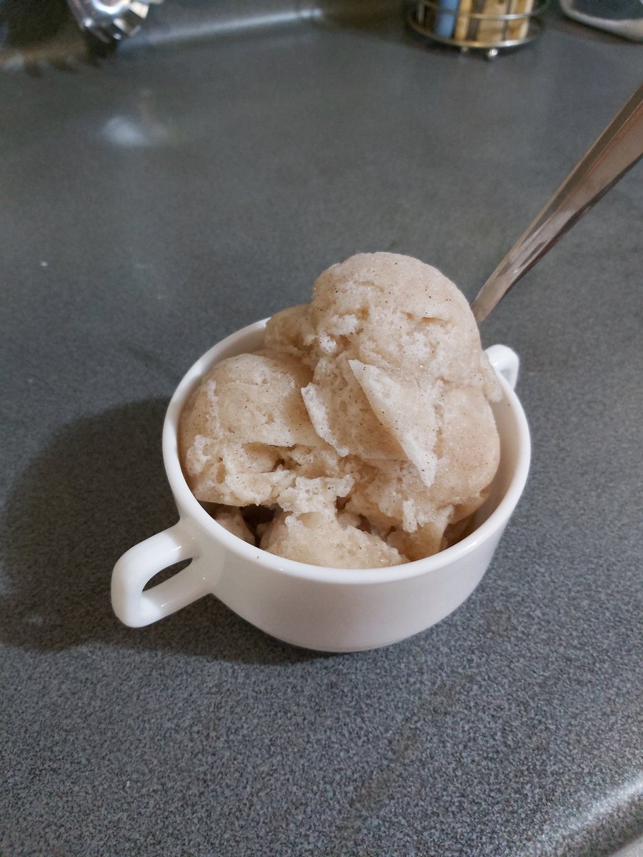 Werius03's tweet photo. Soy el único q cuando esta en ayuno se hace en helado de 0 calorias?? O es q soy un muerto de hambre https://t.co/YL09gUNpLb