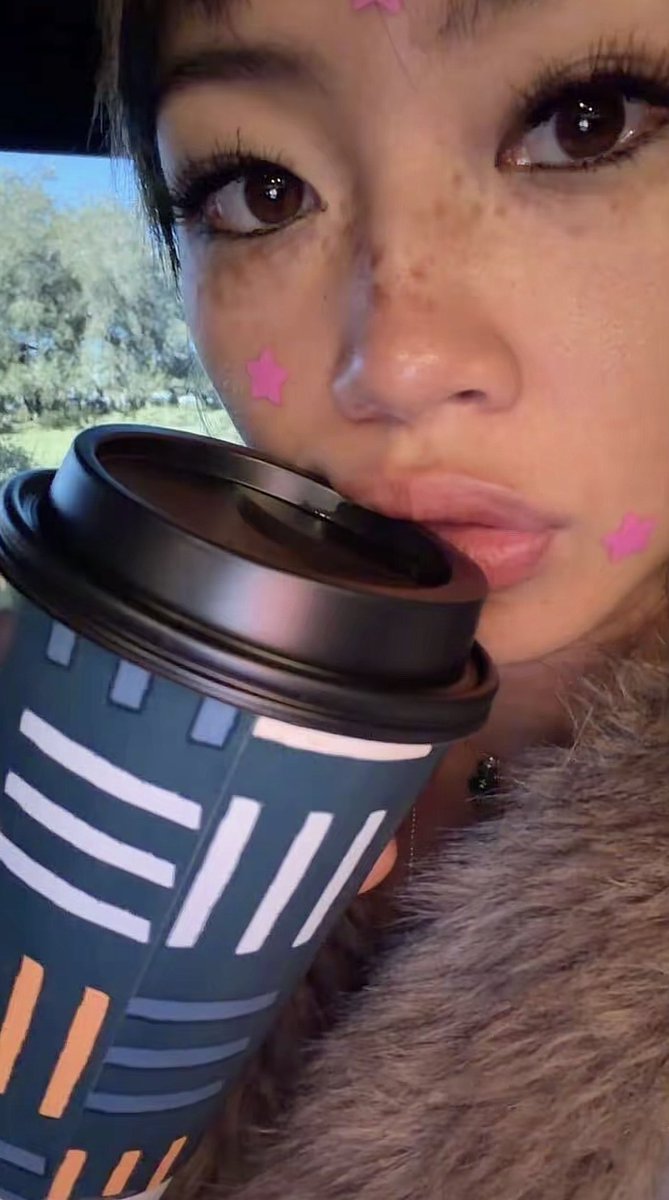 myshowson's tweet photo. a cup of coffee for ur head https://t.co/4S9WIMxHa8