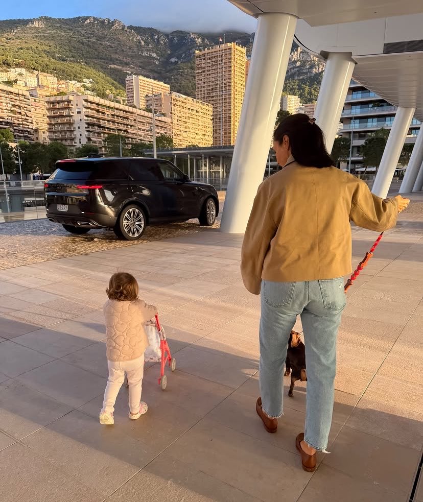 cantverstopim's tweet photo. Grandma Sophie, Lily and the sausage https://t.co/o2vCVatDMG