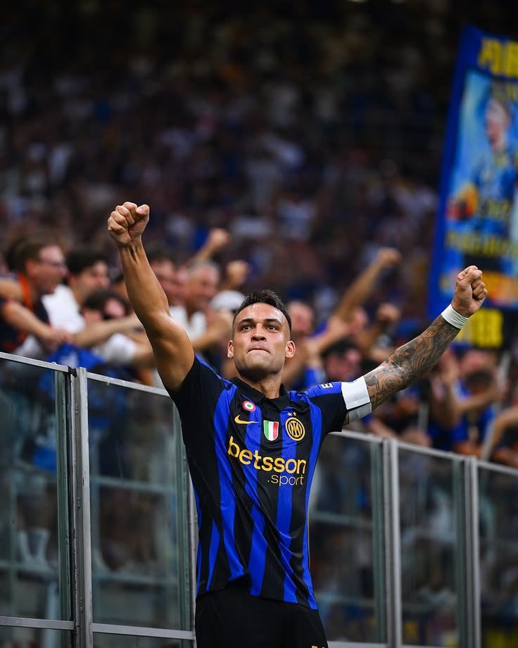 LautaroM22_'s tweet photo. 180 goles en el Inter de Milán. https://t.co/z8oMjHCPOY