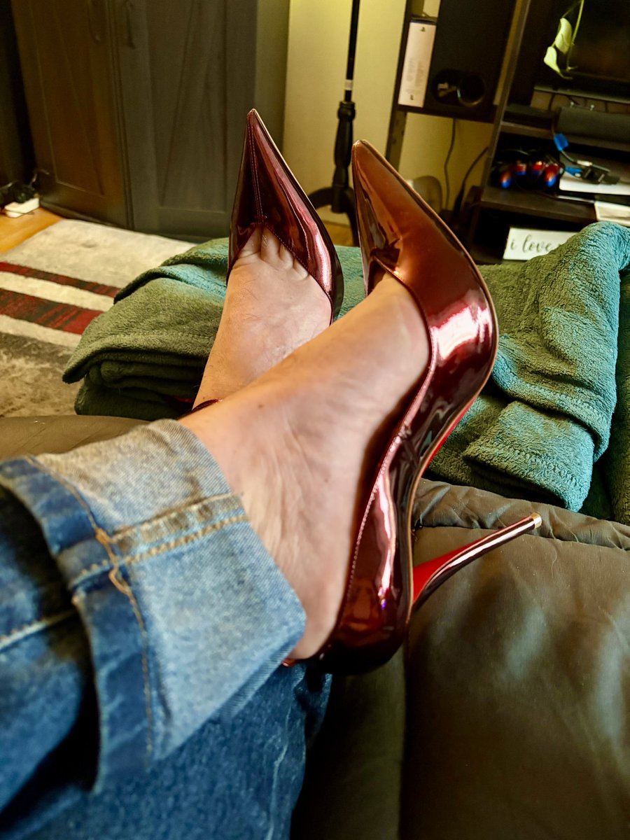 Jeremy_Feist's tweet photo. Date night red bottoms. #Louboutins https://t.co/LovvL0bp8d