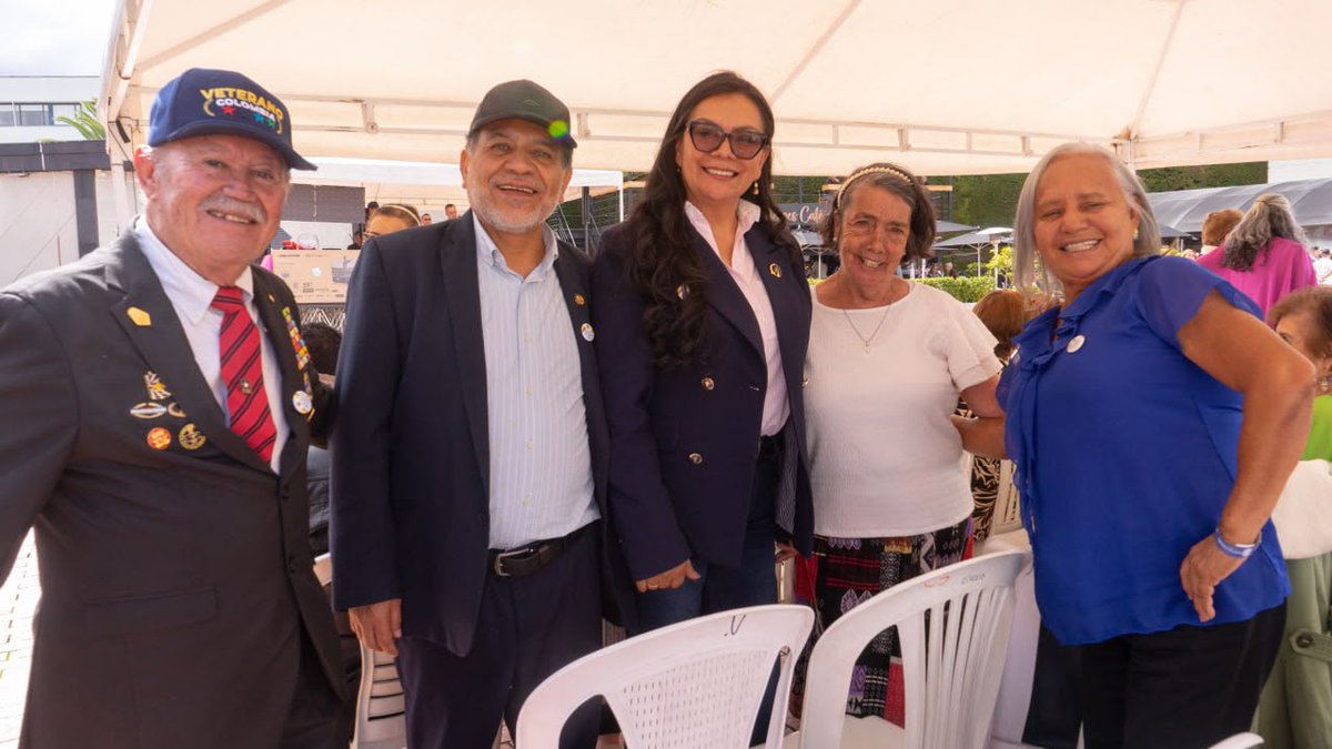 CSFFMM's tweet photo. ⛰️🏖️🫡En la Sede Vacacional La Palmara y en la Sede Social Colina Campestre celebramos el día del veterano con música en vivo, exposición de carros clásicos, bingo familiar.
.
#bienestarysalud #AmoMiCirculoVivoMiCirculo #suboficiales #CirculoDeSuboficiales #diadelveterano https://t.co/DHuuDii5Re