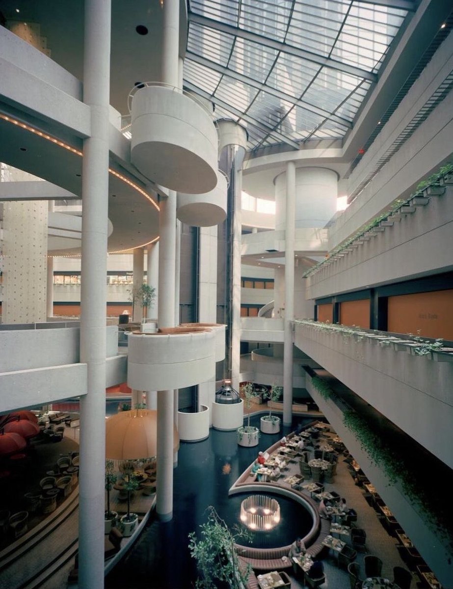 luusssso's tweet photo. The monumental Late Modernist atrium designs of John C Portman never disappoint https://t.co/hDytjvpojW