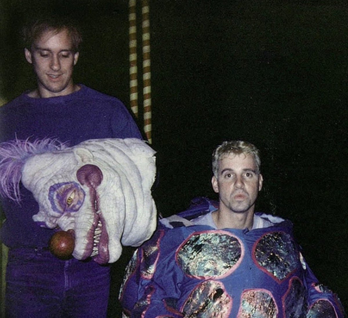KI11ERKLOWNS's tweet photo. behind the scenes of killer klowns from outer space (1988) https://t.co/G3aiOIJ8sE