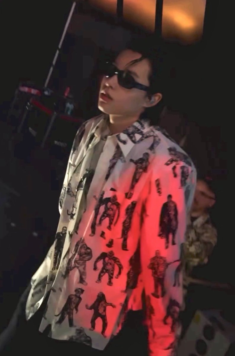 Lngshottiie's tweet photo. that one mafia boss in every kdramas :
https://t.co/jNdiwPdwe3