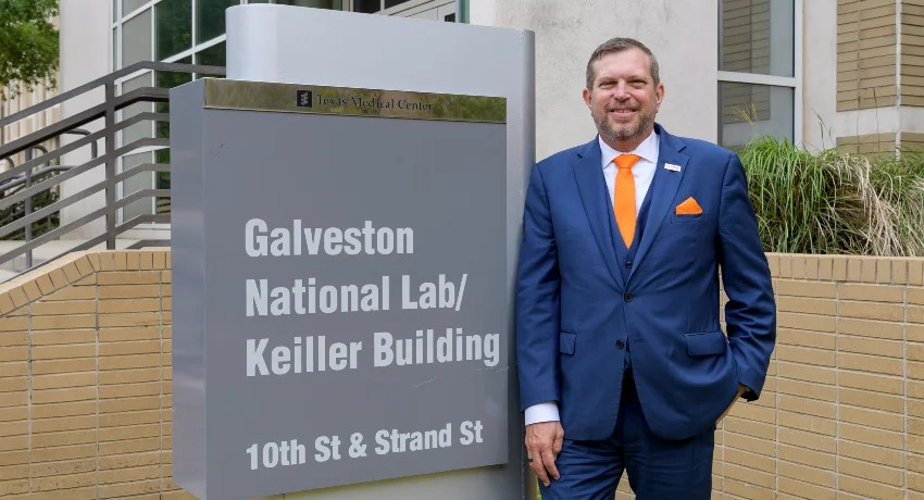 utmbhealth's tweet photo. Gene Olinger, director of the Galveston National Laboratory at UTMB, has received the Fulbright Specialist Program Award (@FulbrightPrgrm). He will travel abroad to share his scientific expertise through educational &amp; training activities.

Discover more:  https://t.co/VowK8DIO2j https://t.co/HO2gl1UvvM