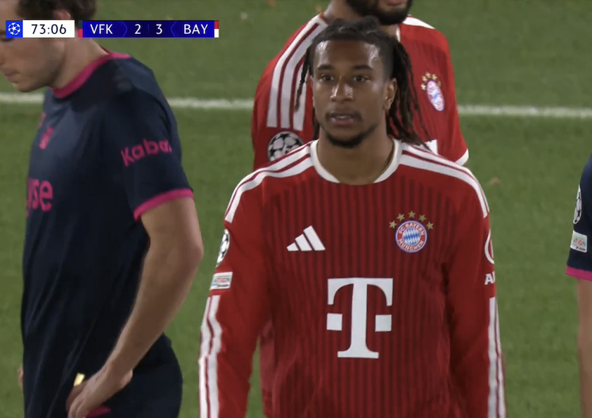 TouchlineX's tweet photo. 🚨🚨🚨🚨 𝗠𝗔𝗝𝗢𝗥 𝗕𝗥𝗘𝗔𝗞𝗜𝗡𝗚: RED CARD MICHAEL OLISE FOR THROWING THE BALL INTO SOMEONE'S FACE! https://t.co/e9nyOW4SOO