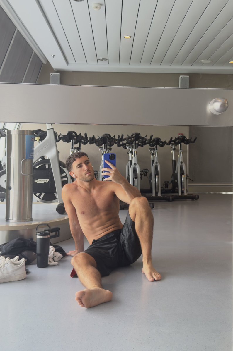 nateomfg's tweet photo. gym whooped me https://t.co/KG62dEFony