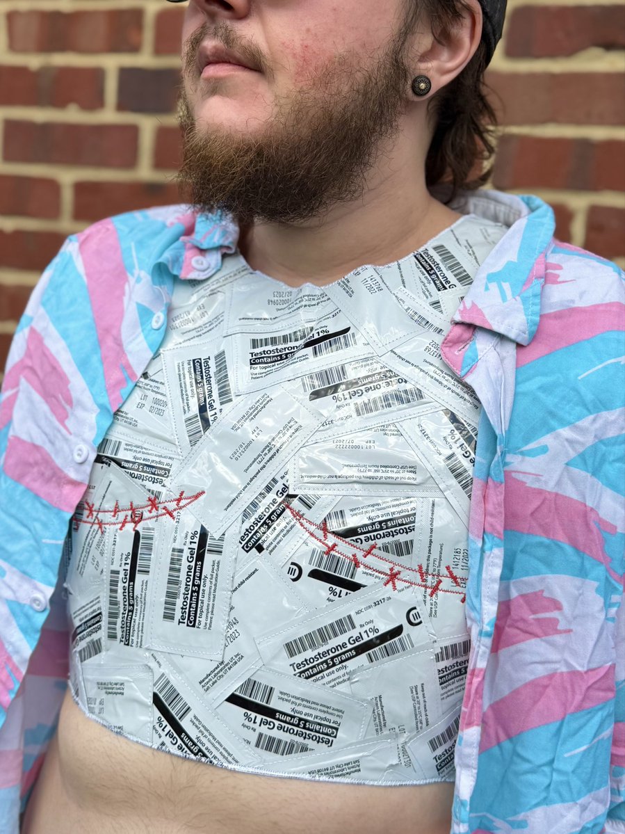 TinnatuPaws's tweet photo. Project for my Materials class that I’m pretty proud of! It’s a binder made of the testosterone gel packs I’ve been saving since I started my transition! 

It’s crazy to me how long this journey has been, and the amount of time it took to sew this together is reflective of that! https://t.co/NHGLRUUyCG