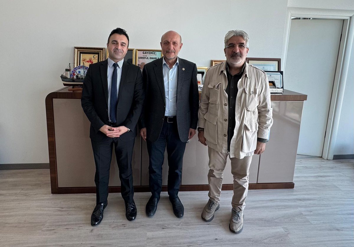 esderistanbul's tweet photo. ESDER Bursa Şube Başkanı İbrahim Özacar ve İstanbul Şube Başkan Yardımcımız Sinan Ayhan, Saadet Partisi Bursa Milletvekili Mehmet Atmaca'yı ziyaret etti. Nazik misafirperverliği için Mehmet Atmaca'ya teşekkür ederiz. https://t.co/6To7CYcWST