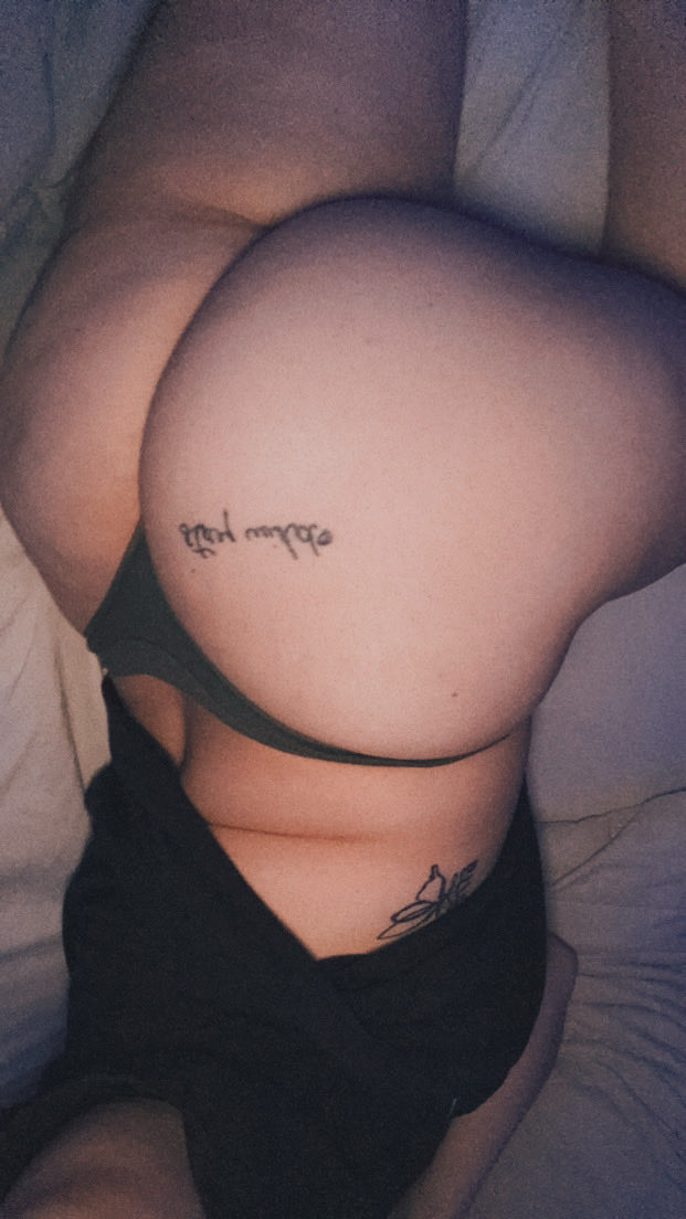 Queeenn002's tweet photo. Hey piggies
#paypigs #pawg #content https://t.co/jz49E9AEII
