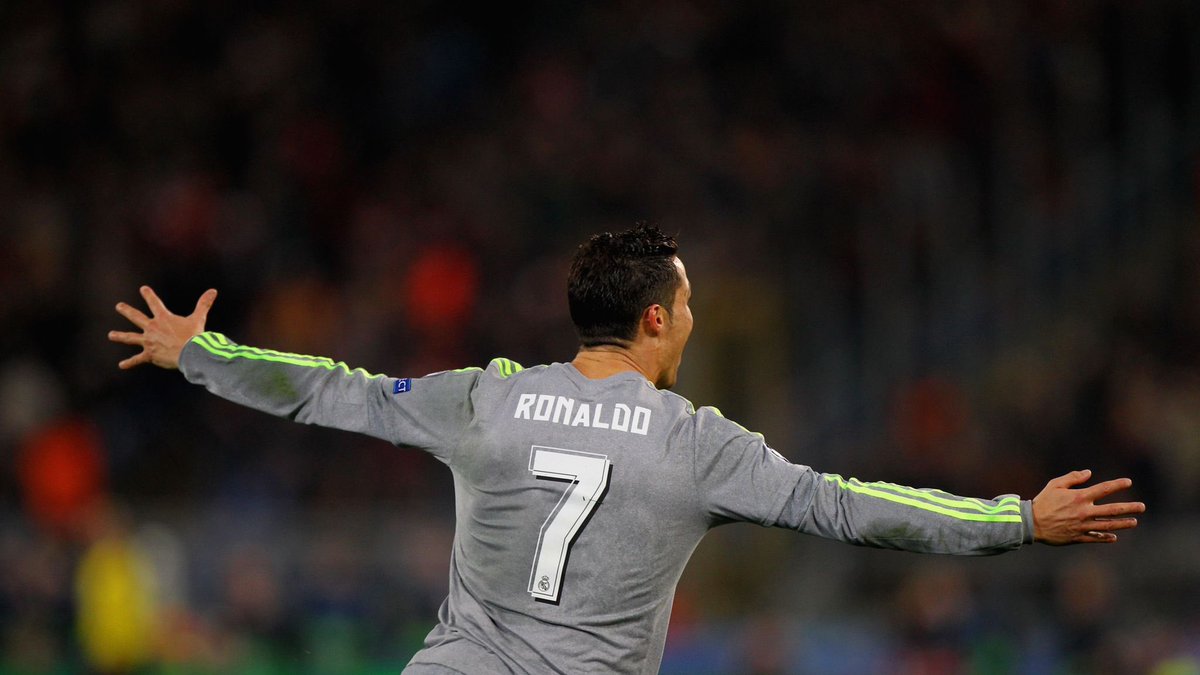 MH_1902's tweet photo. 🚨🚨ترتيب هدافين ريال مدريد في مواجهة ريال مدريد و روما عبر التاريخ : 

لويس فيغو : 5 أهداف 
الأسطورة راؤول غونزاليس : 5 أهداف 
غوتي : 3 أهداف 
كريستيانو : هدفين https://t.co/dPAfJ9WpsK