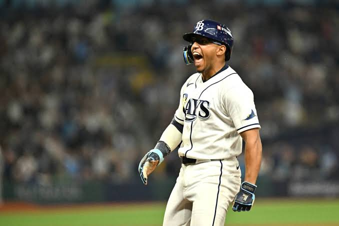 HoopsLive40's tweet photo. Home teams in the playoffs coming off a home loss as a favorite that went over, total of 7 or less (same series):

17-3-2 to the over (85.0%). 58.1% ROI.

Active on Guardians/Rays o6.5 (-114, BetRivers). https://t.co/lafMXP892X