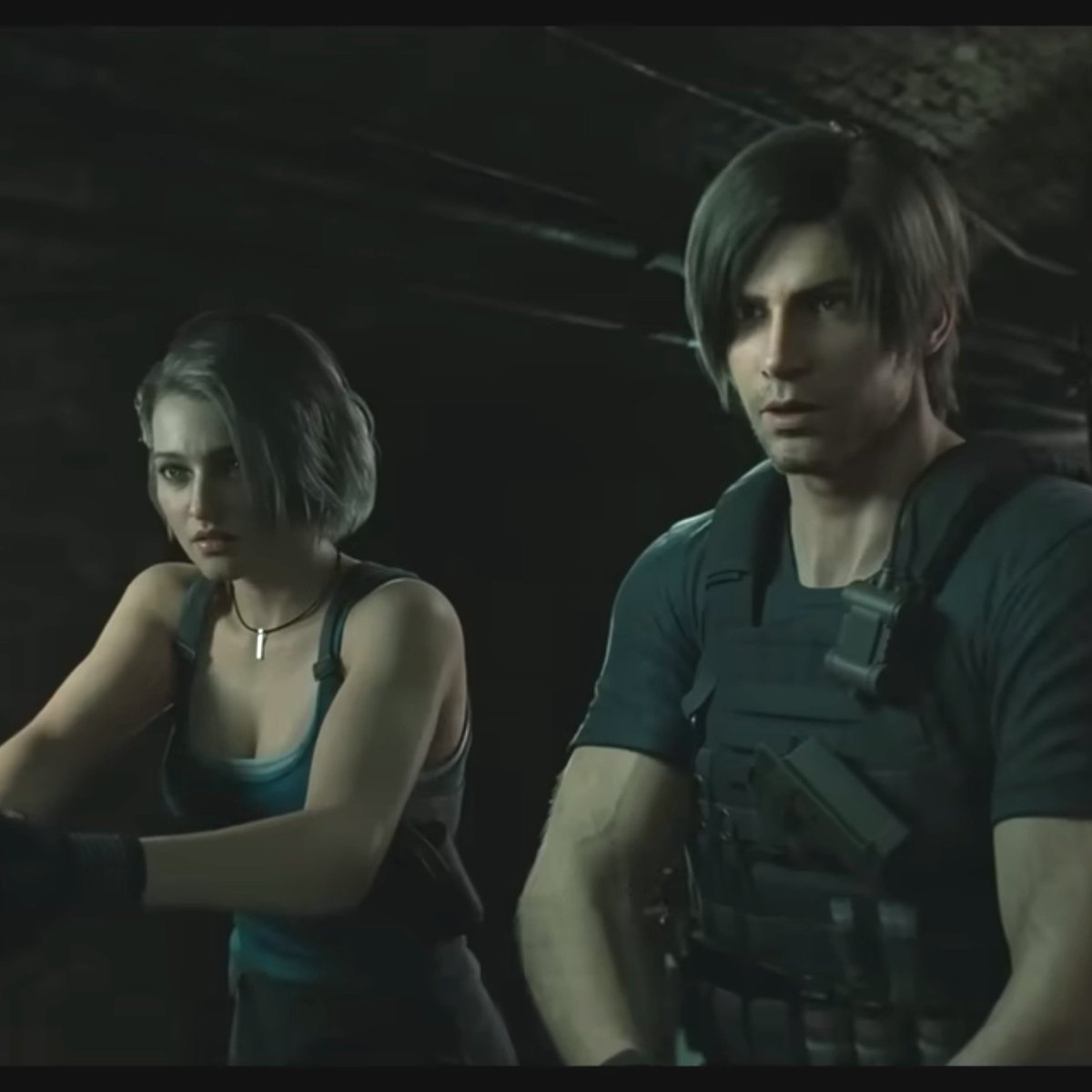 NotiPlay_'s tweet photo. Dusk Golem reveló nuevos detalles de Resident Evil Apocalypse, la versión descartada de Resident Evil 9.

▫️ Era un juego de mundo abierto ambientado en una isla ficticia de Singapur.
▫️ Utilizaba los avances tecnológicos de Dragon's Dogma 2 y Monster Hunter Wilds para los mundos abiertos.
▫️ Podías utilizar vehículos para recorrer la isla.
▫️ Estaba enfocado en la acción y no en el terror.
▫️ No era un juego online.
▫️ Incluía una mecánica similar a un medidor de infección, inspirada en Outbreak.
▫️ Leon, Jill, Ada y Sheva eran los protagonistas, junto con dos personajes nuevos.
▫️ La BSAA sería la principal antagonista.
▫️ Chris había sido arrestado tras los acontecimientos de Resident Evil Village.
▫️ Un brote biológico afectaría a la isla.
▫️ Leon desconfiaba de Jill por su relación con la BSAA y las cosas que había permitido que ocurrieran.
▫️ Sheva desconfiaba de Ada y su principal objetivo era rescatar a Chris.
▫️ Existían numerosas tensiones entre los protagonistas, pese a trabajar juntos.
▫️ Capcom decidió reiniciar el desarrollo y reducir considerablemente el número de protagonistas.
▫️ Leon pasó a ser el protagonista principal.
▫️ Jill permaneció inicialmente como una especie de asistente mediante IA.
▫️ Finalmente, Jill también fue eliminada porque su participación no aportaba demasiado a la historia.
▫️ La idea de introducir a un personaje que experimentara el terror por primera vez terminó evolucionando hasta convertirse en Grace.

Lo único que me apena de esta versión es que descartaron a Jill para Requiem y quedó solo Leon, de ahí creo que hubiese sido un proyecto extraño.