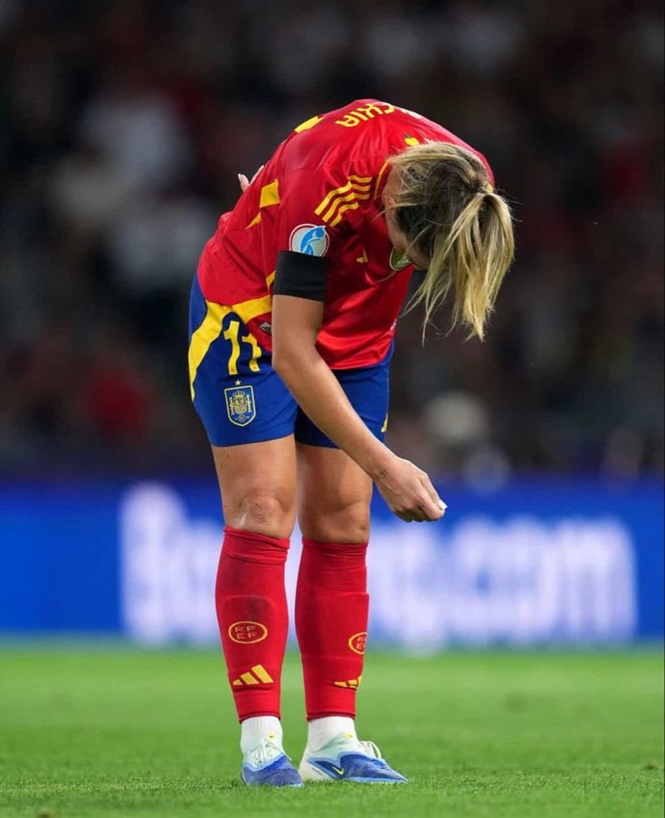 zizounum1's tweet photo. According to @teledeporte our Queen Alexia will start tonight..

150 caps for Spain. The most-capped player in the history of the women’s national team and the third most-capped player in Spanish football history, behind only Ramos and Casillas.

Alexia Putellas, you are HISTORY. https://t.co/xoQZ0bugQB