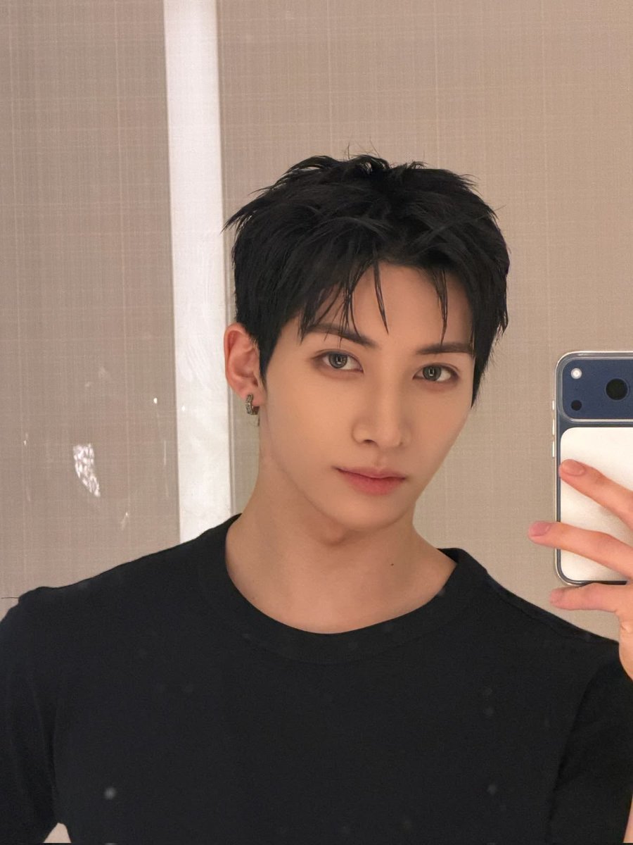 yufied_'s tweet photo. i need him to bring back this hairstyle so bad https://t.co/FugiqNOSl0