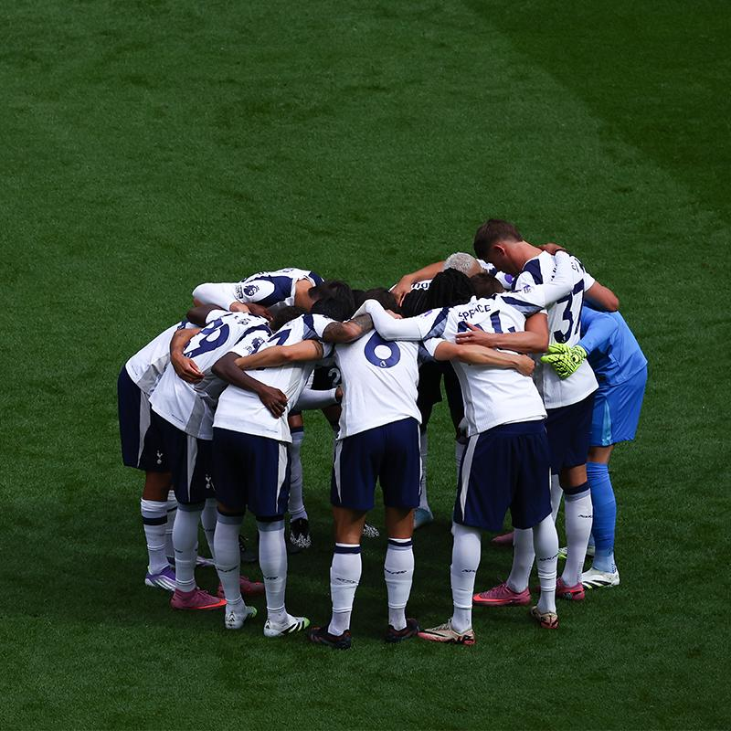 T_H_F_C_1882's tweet photo. 🤍 SPURS FANS, BE HONEST…

What is Tottenham's biggest problem right now?

🛡️ Defensive mistakes
⚽ Finishing chances
🧠 Tactical issues
🤝 Team chemistry

Vote below — what needs fixing first? 👇

#THFC #COYS https://t.co/j4KrBfWdez