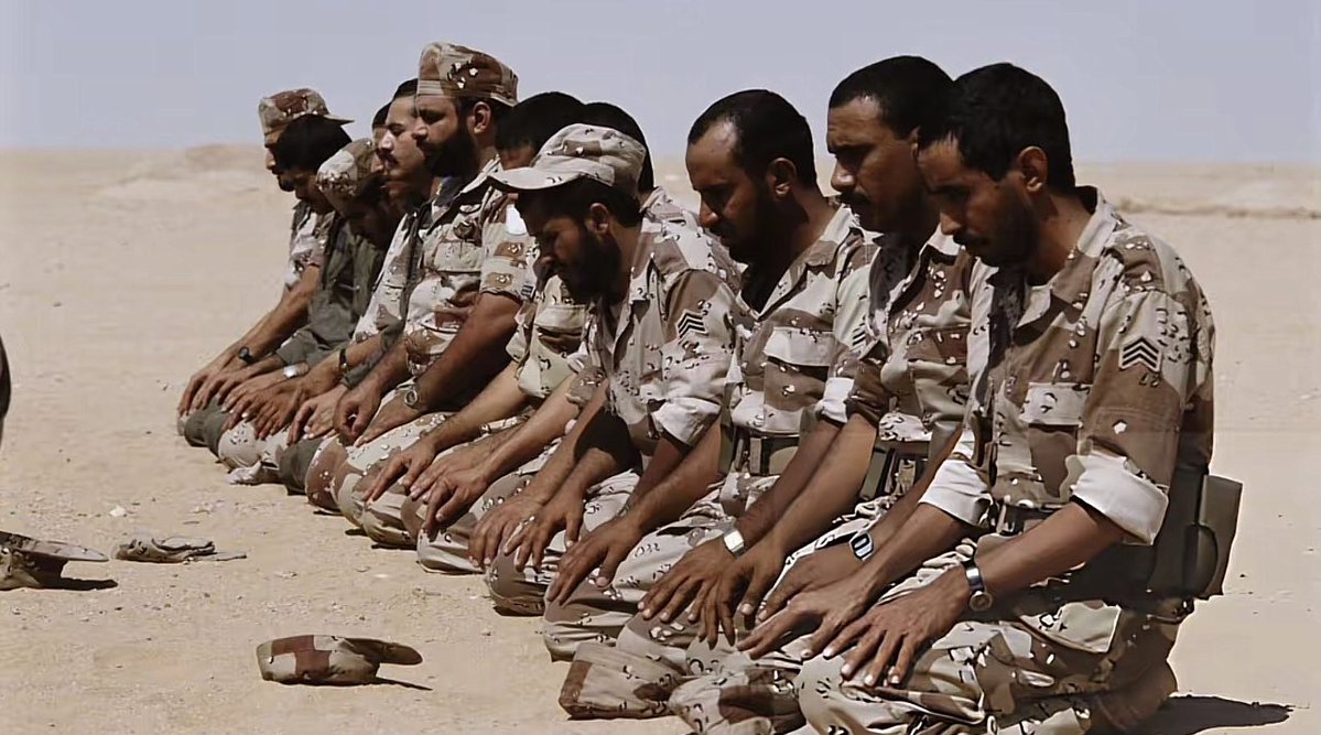fllis_1's tweet photo. حنا ما حنّا بحاجة فزعة الآخرين
و ديارنا ما تركناها وقلنا " قِفا "

من دونها كلنا بـ ارواحنا مفتدين
ولا يدنّس ثراها خاينٍ ما صفا

منارة الأرض مهبط وحي طه الأمين
يوم الليالي تشدّ البرد كانت دفى

أصيّلة العرق ما طبّ شجرتها هجين
ولا عليها سوى بشت المؤسس ضفى https://t.co/V1Z9r2gkfG
