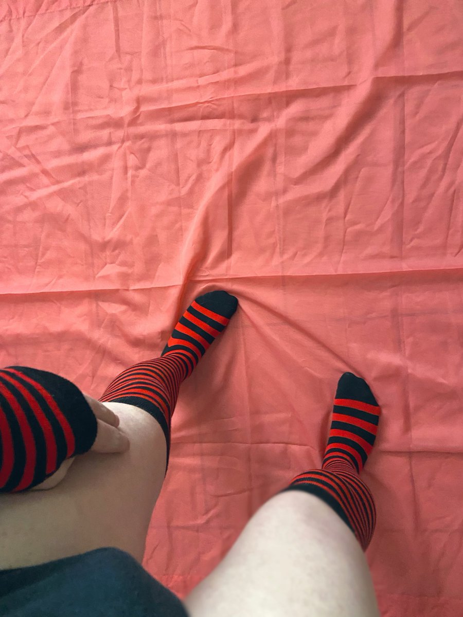 FemboyJaspy's tweet photo. Some thighs and bulge >~< hehe #femboy #thighs #femboythighs #bulge #femboybulge #twink #twinkthighs #twinkbulge https://t.co/vVcg7BCpKH