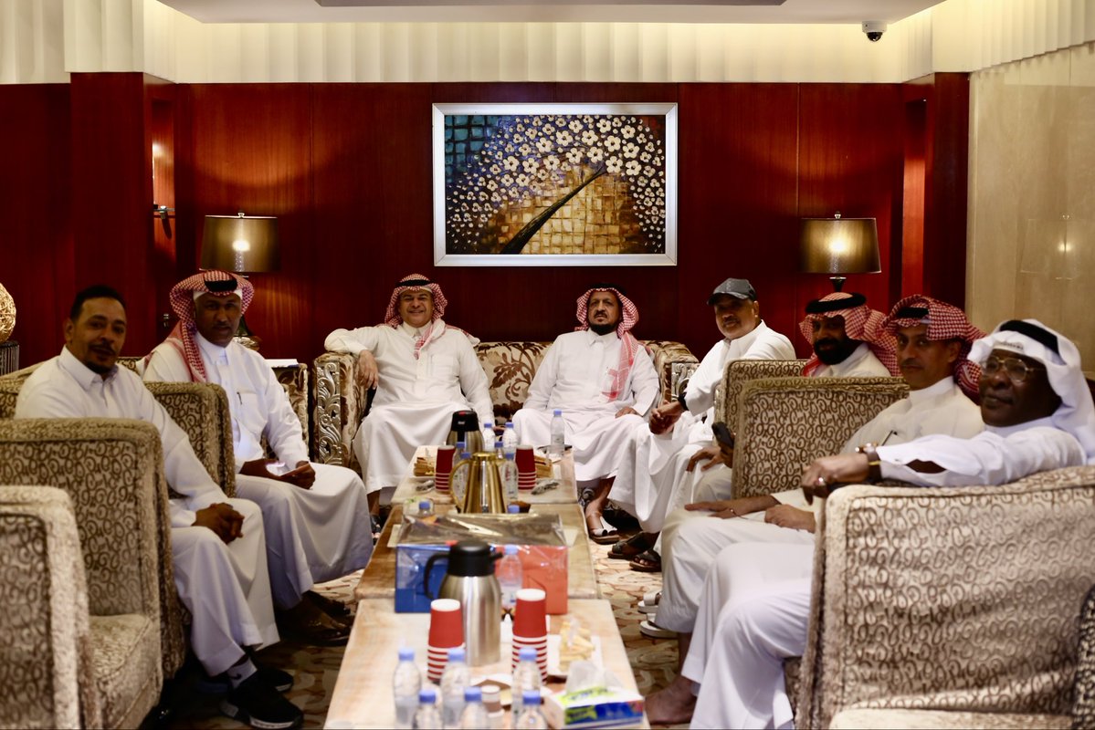 rtcom2014's tweet photo. #تغطيتنا 

احتفت جمعية اللاعبين القدامى برئاسة الاستاذ احمد النباط ، بنجاح حفل اليوم الوطني السعودي 96,  وتحقيق منتخبنا كأس الخليج  27، إلى جانب الاستعداد لإقامة سباق المشي، تعزيز للرياضة المجتمعية وترسيخا لقيم الوفاء والعطاء والمسؤولية الاجتماعية

#شبكة_رأس_تنورة_الإعلامية 
@oldplayers2021