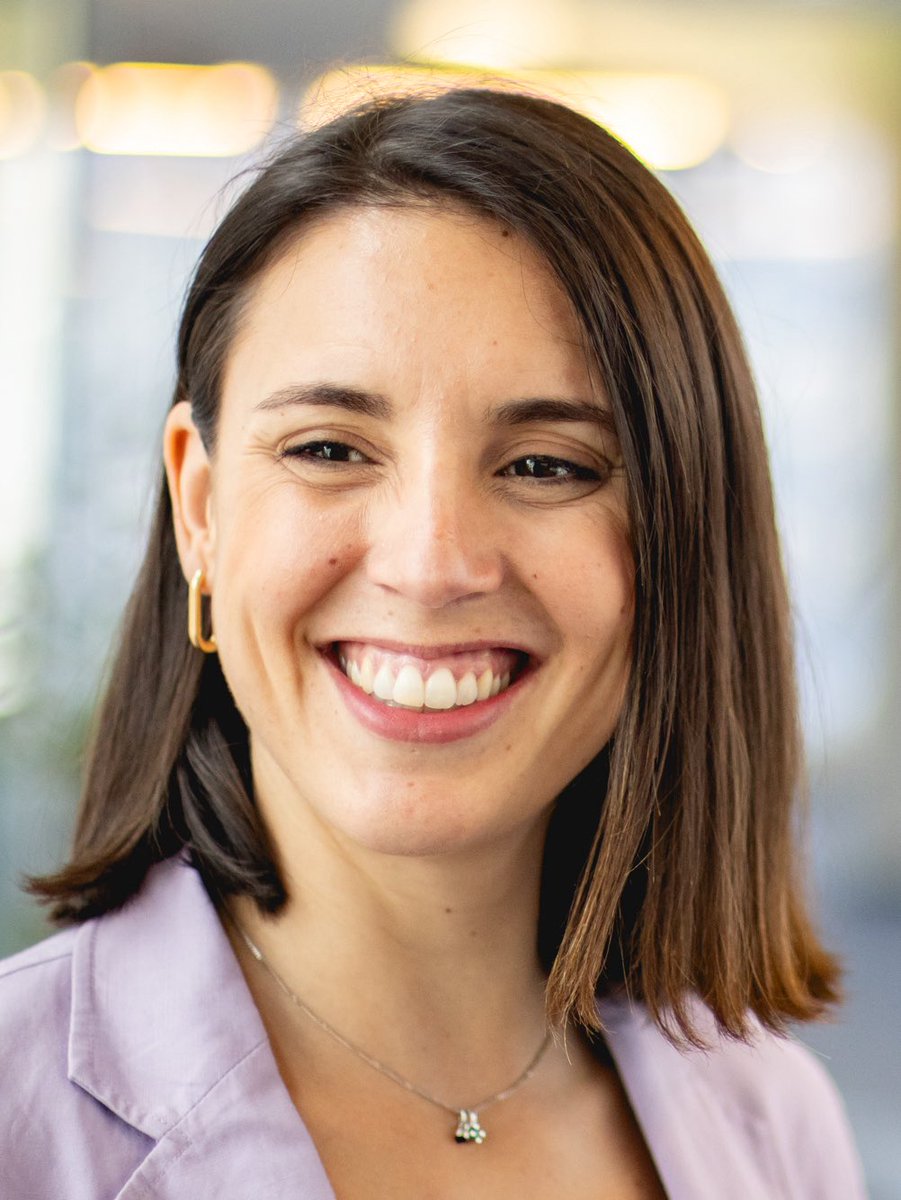 JotaEmeGcNew's tweet photo. La operación detrás de Sumar y por qué el "antipodemos" odia la sonrisa de Irene Montero 🧵👇 https://t.co/oXmhN1z5DT
