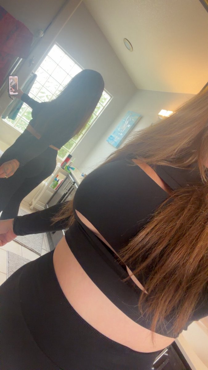 Brielle8484's tweet photo. Fit check https://t.co/tPJTwLDzzS