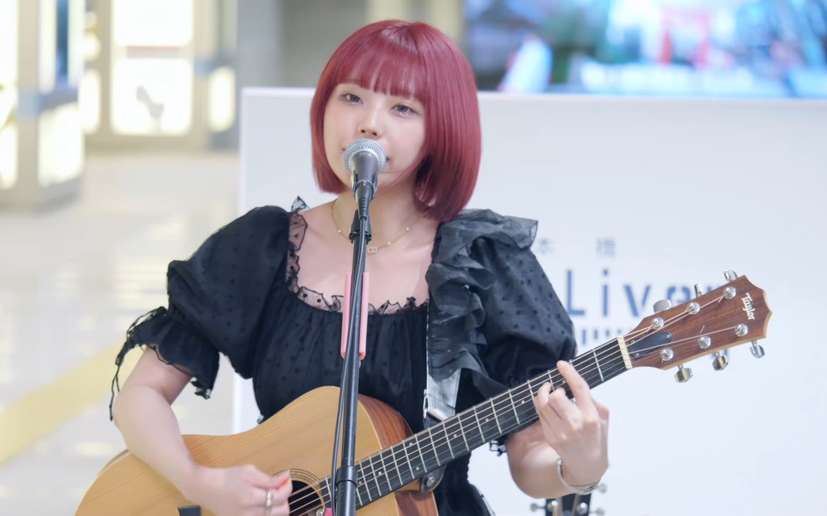 manya060415's tweet photo. 弾き語りで魅せる歌姫♬

 ＃結芽乃
 ＃歌姫 https://t.co/75yRwgVL2h