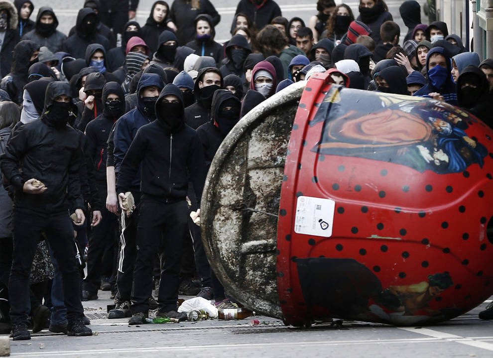 baskdefenders's tweet photo. 🚩Antifascism never goes out of fashion! #FCKUIP #FCKNZS #FCKSPN https://t.co/4Y6ZRXXDY3
