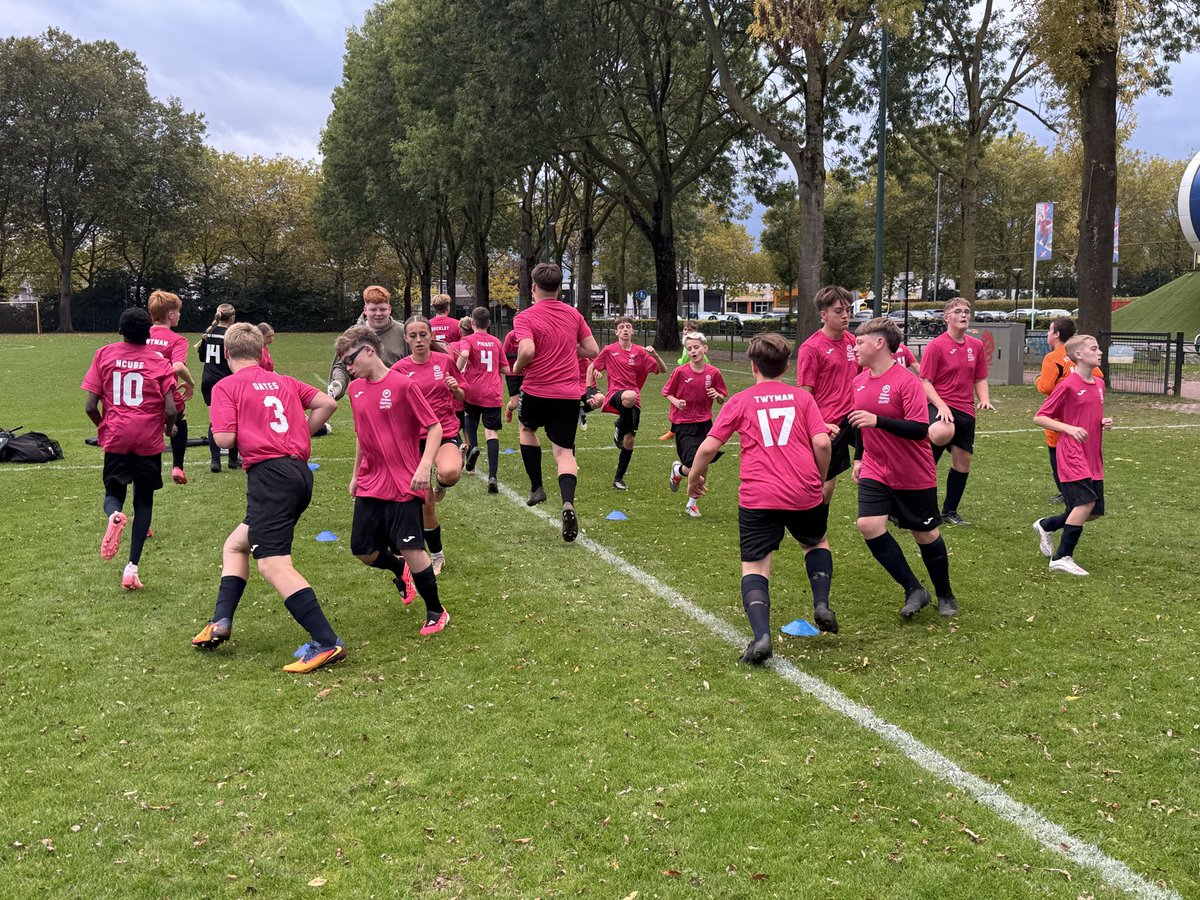 OrionSpiresPE's tweet photo. A tough test for both teams tonight, but a brilliant experience for everyone. The players battled through injuries and showed fantastic resilience throughout. Even managed a trip to A&amp;E, but thankfully nothing broken! Everyone back safe and the boys are tucked up in bed! ⚽👏 https://t.co/MVmCEoq4He
