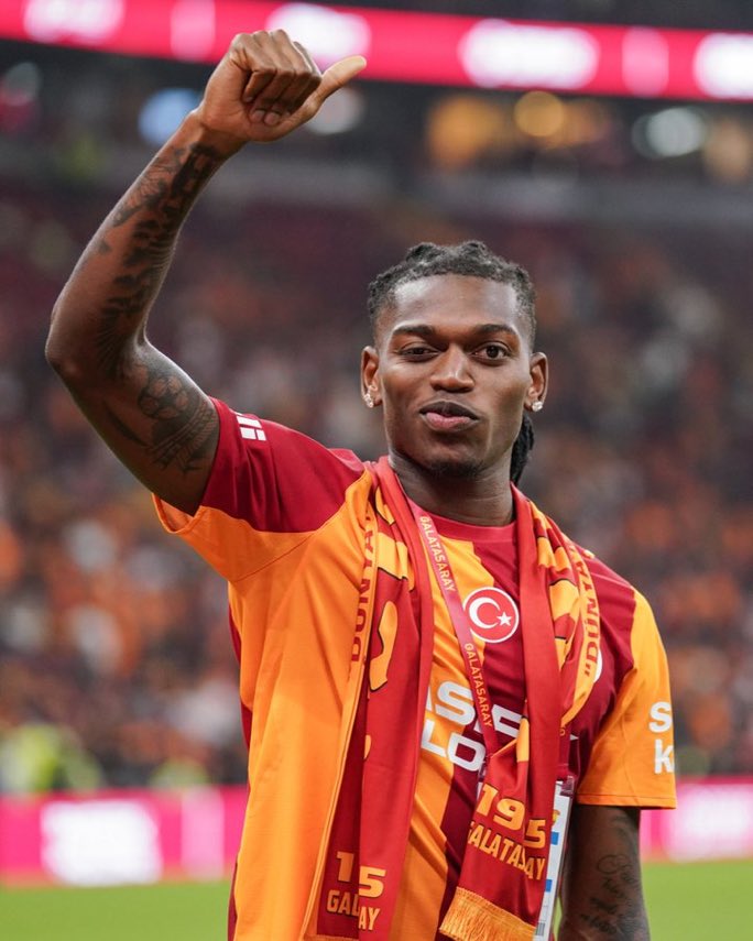 KramponluPisago's tweet photo. Leao, Barcelona karşısında 18 kez top kaybetti. https://t.co/FC28ajdX42