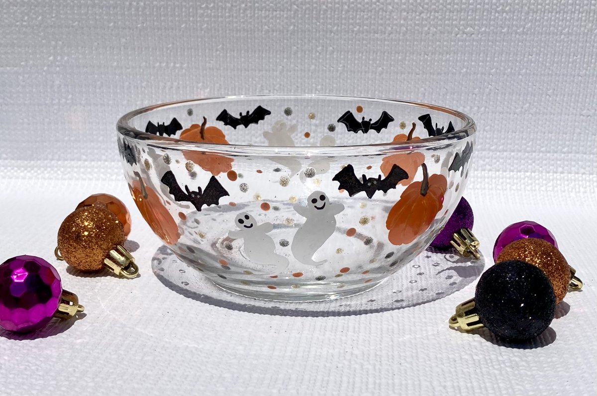 LPaintitpretty's tweet photo. Halloween candy dish https://t.co/eJpCbPU18Z #halloween #ghosts #bats #SMILEtt23 #etsy #shopsmall #ShoppingOnline #giftidea #SmallBiz #craftbizparty #shamelessselfpromotionTuesday https://t.co/sgr8IJO6cS