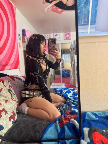 SadAngel6969's tweet photo. im just a silly litlle girly someone Sp0iled me 💞 https://t.co/aRNOytDxYM https://t.co/tjuKfRjEe9