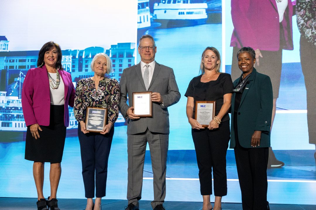CalCities's tweet photo. 🏆 During the Cal Cities Annual Conference and Expo last month, we recognized four of our outstanding regional public affairs managers who received the @leagueofcities John G. Stutz Award! The award recognizes staff who have dedicated 25 years to supporting local governments at state municipal leagues. 

Congratulations to Catherine Hill (San Diego and Imperial Divisions), David Mullinax (Channel Counties Division), Jennifer Quan (Los Angeles County Division), and Deanna Sessums (Monterey Bay Division) for your service and dedication to supporting California Cities! 🎉 Thank you for all that you do to educate and advocate for your cities in your regions. 👏