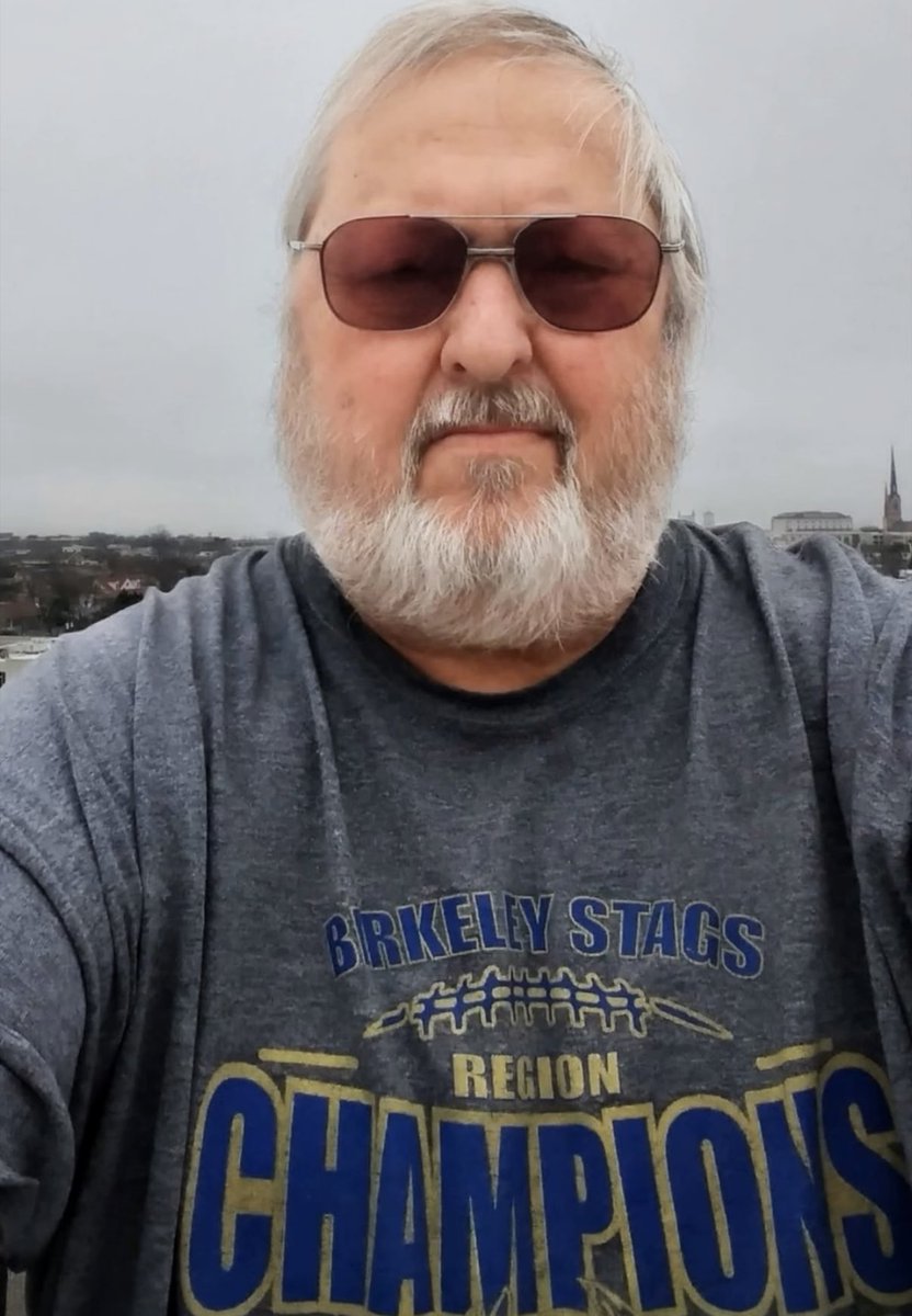 CDearing82's tweet photo. This might turn into a long thread and nobody might read it but wanted to put out something that is worth mentioning. The guy below is the ultimate @BerkeleyStagsFB fan. This Friday night, he will be attending his 700th game. His name is Billy Ott. https://t.co/kCiHemyWRi