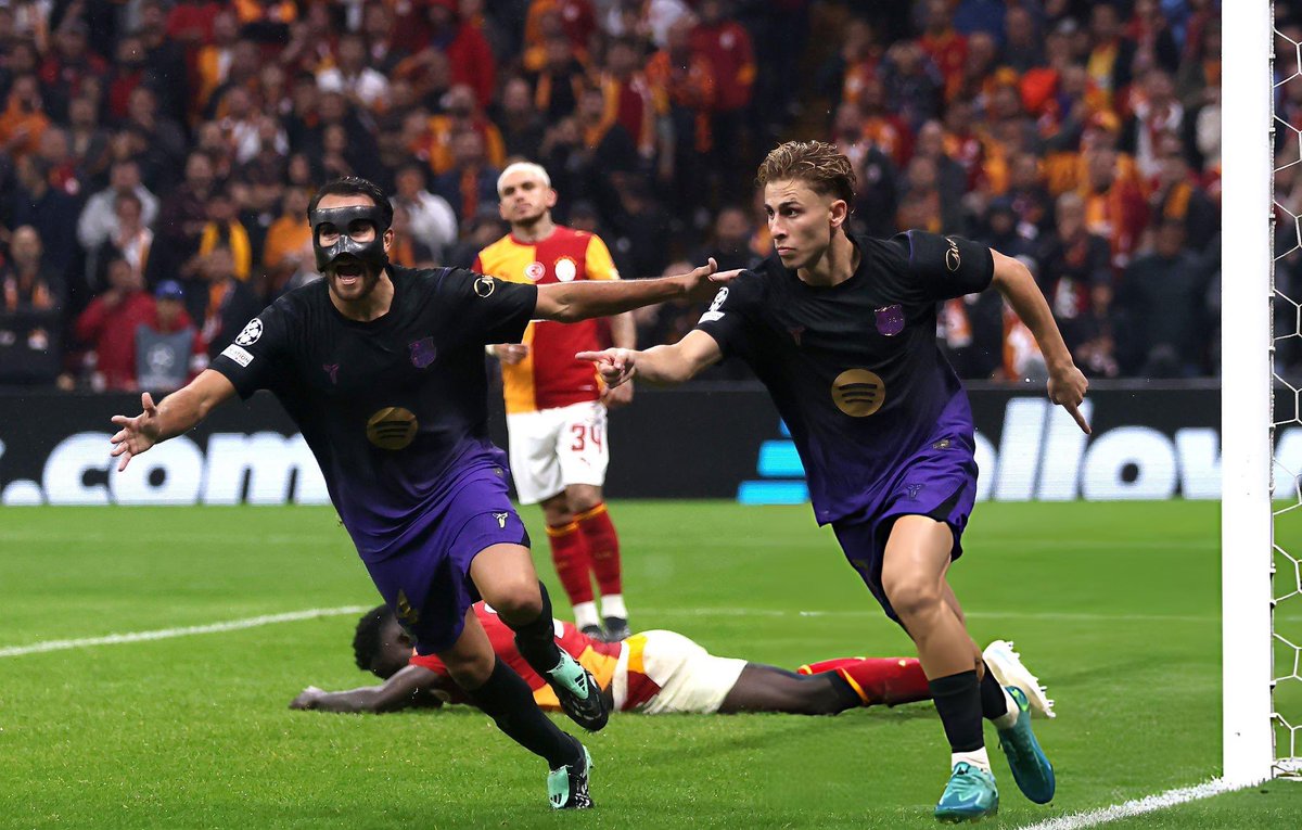 ELBA7MAN's tweet photo. ¡Noche mágica de Champions! 🌟 Muy feliz por el gol, pero aún más por esta gran victoria del equipo. ¡Qué orgullo defender estos colores en noches como esta! Seguimos soñando juntos. ¡VISCA EL BARÇA! 💙❤️ https://t.co/cL7AURLI5u