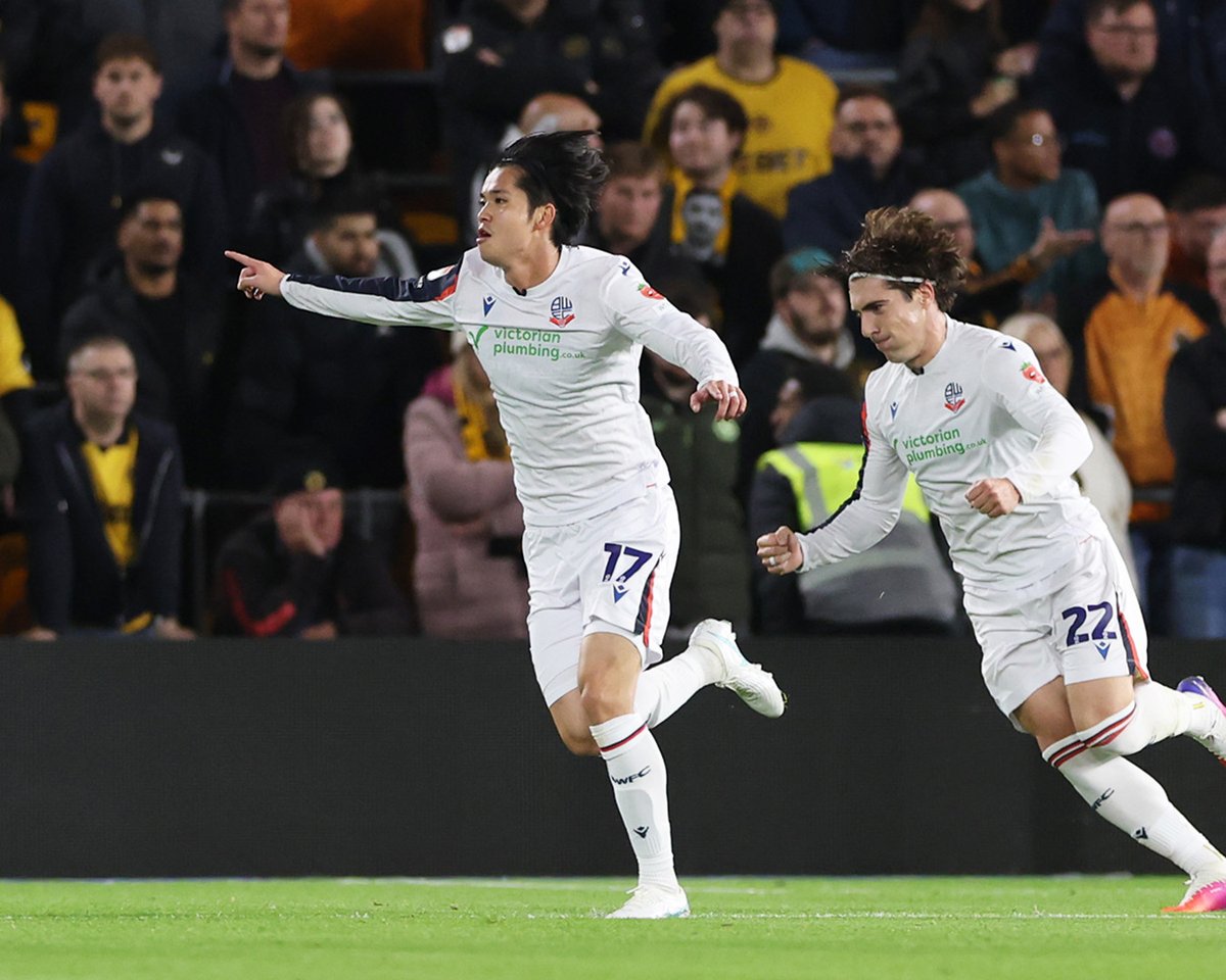 GoalJP_Official's tweet photo. 🇯🇵 ボルトンの伊藤敦樹が今季2ゴール目！🏴󠁧󠁢󠁥󠁮󠁧󠁿

ウルブス戦で加入後初スタメンを飾ると、28分にCKの流れから技ありのボレーを叩き込み先制ゴールを記録！

ボルトンは後半に一時同点とされるも、73分と82分にゴールを奪い勝利。今シーズン リーグ戦4勝目を挙げた。

ウォルバーハンプトン 1-3 ボルトン https://t.co/uh7bLMrg3u