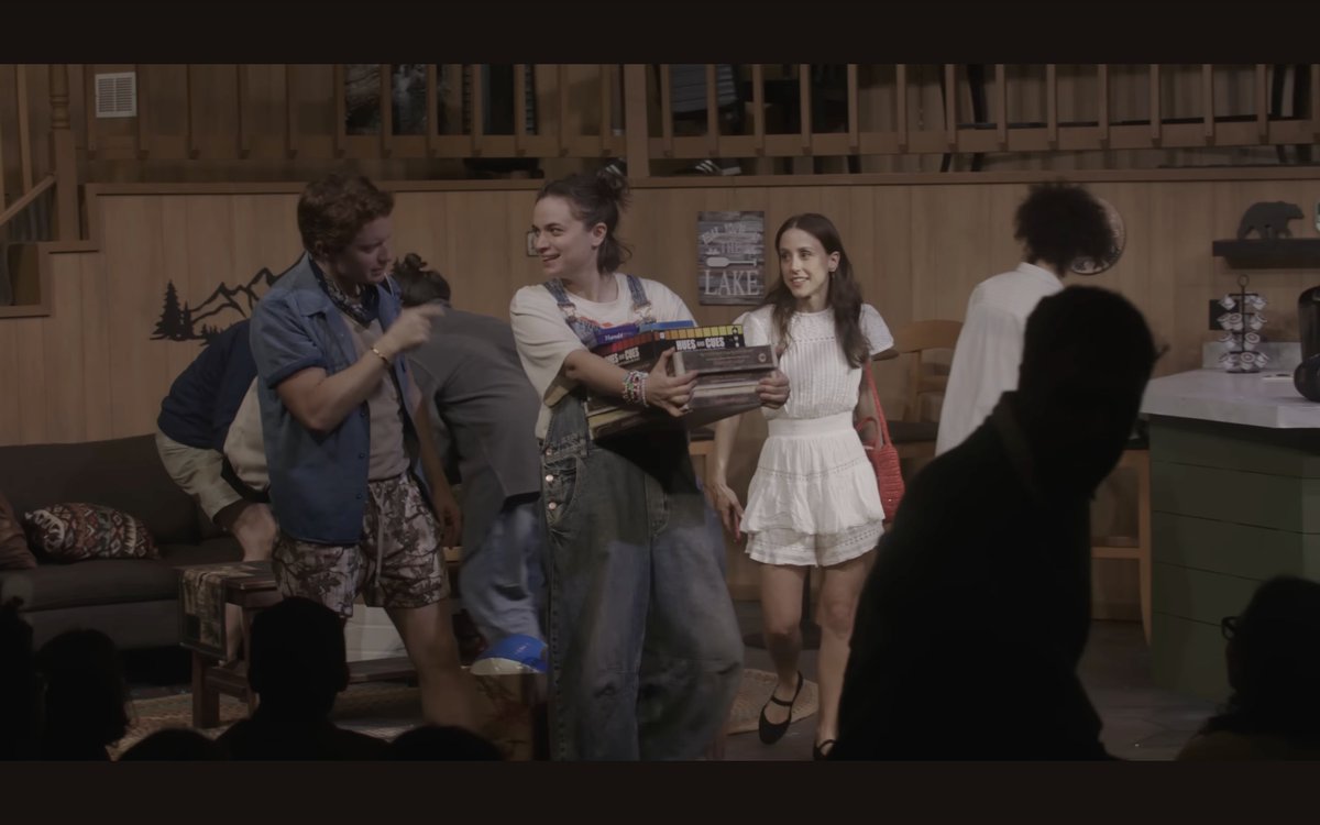 lilitsamess's tweet photo. that little gay smosh girl with her hues and cues https://t.co/AzlqiXRt74