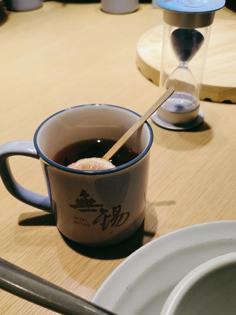 LilyReeveslv's tweet photo. 目が悪いの？今日は眼精疲労がひどくて、物がぼやけて見える…早く休まないと… https://t.co/GqR4Fywnhh