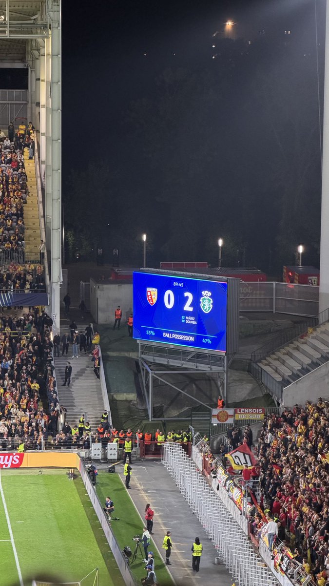 Quinas109's tweet photo. QUEL PLAISIR CE MATCH, merci aux supporters, ONDE VAI UM VAO TODOS 💪🏼💚 #RCLSCP https://t.co/7x4UpCyZW7