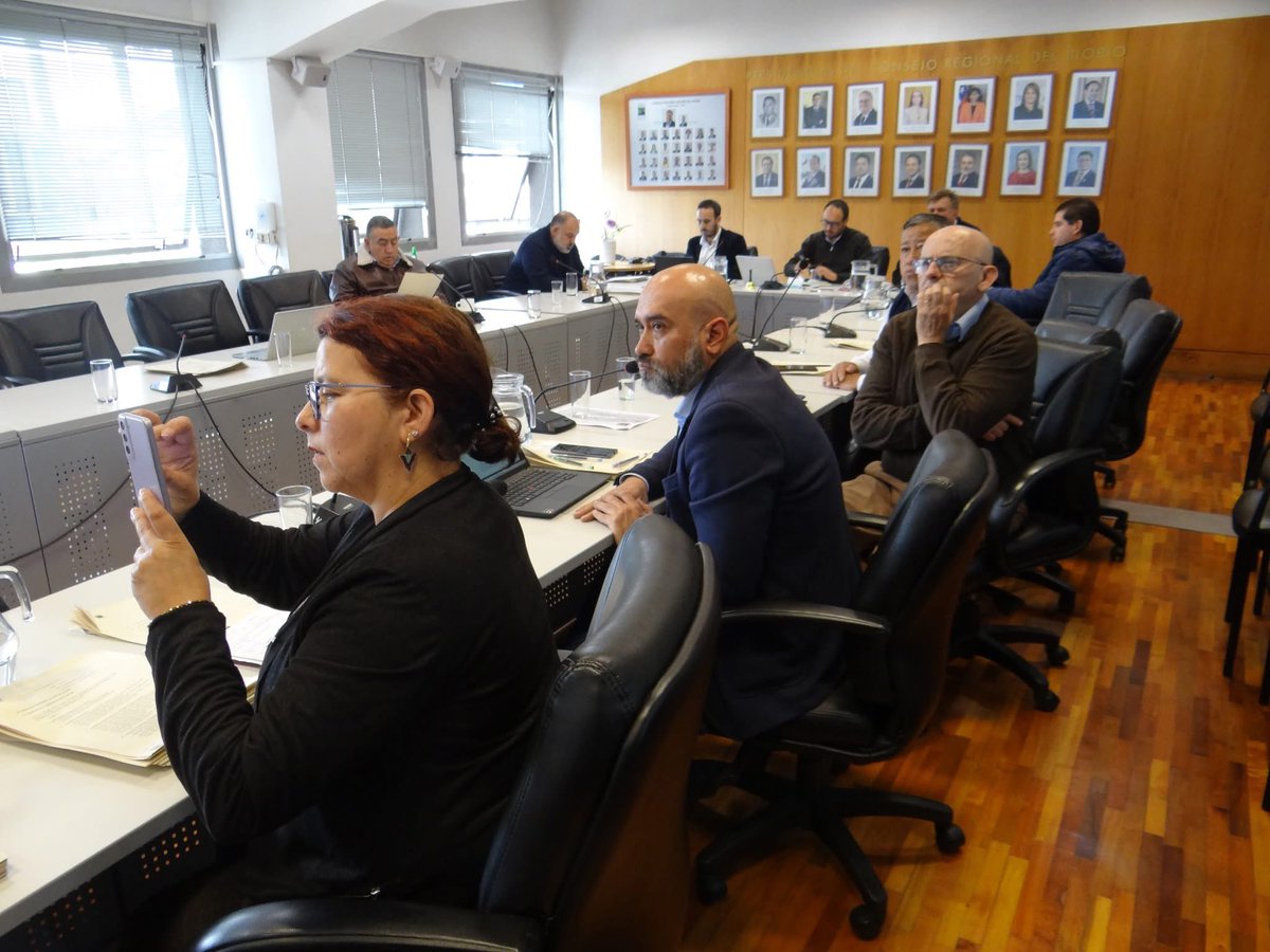 CoreBioBio's tweet photo. En la Comisión de Planificación y Desarrollo Territorial, junto a los profesionales de la División de Planificación del Gobierno Regional, se conció una exposición del proceso de Consulta Pública e Imagen Objetivo del Plan Regulador Metropolitano de Concepción PRMC.. https://t.co/Gus4h5UOPx