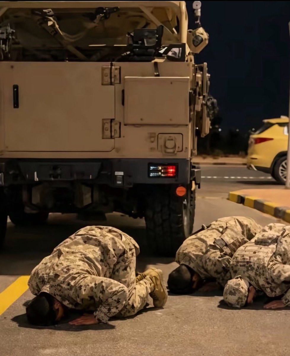 n2_zol's tweet photo. اللهم إني استودعتك وطنًا نحبّه، فاحفظ السعودية واحرس أرضها وأهلها ومقدساتها وقيادتها وأدم عليها أمنها وعزّها وهيبتها واستقرارها وأبعد عنها كل شر، وردّ كيد كل من أراد بها سوءًا، واجعل رايتها عالية وأرضها آمنة وشعبها عزيزًا مطمئنًا إلى يوم الدين💚🇸🇦. https://t.co/wE6VoLmjt3