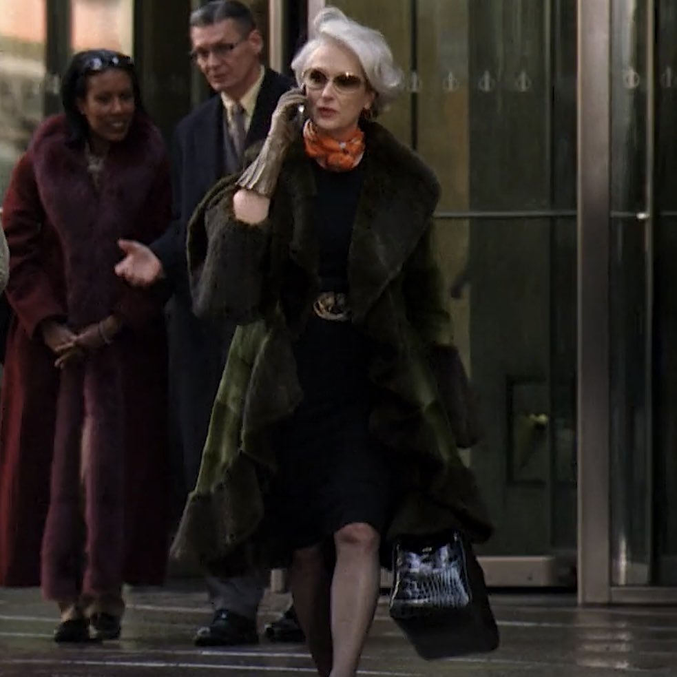 lilithspraise's tweet photo. we don’t talk enough about this fit for my liking it gives hot villain vibes https://t.co/44oJ3Dy5WH