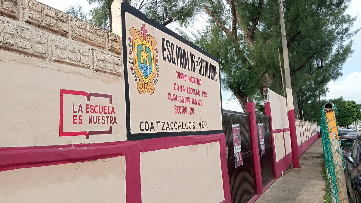 CDPNoticias1's tweet photo. La FGE investiga de oficio la irrupción armada de un hombre en primaria de Coatzacoalcos https://t.co/Ttoy0pQDNq https://t.co/xBSXkNda6z