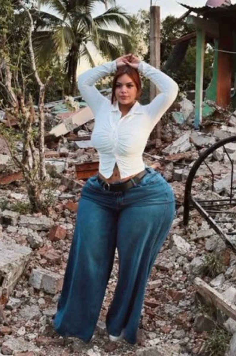 HorseGirl's tweet photo. Are we sure she didn't cause the earthquake? Her blood type GRAVY B+.

You could park a semi in the shadow of her azz. https://t.co/SQynDk0HhW