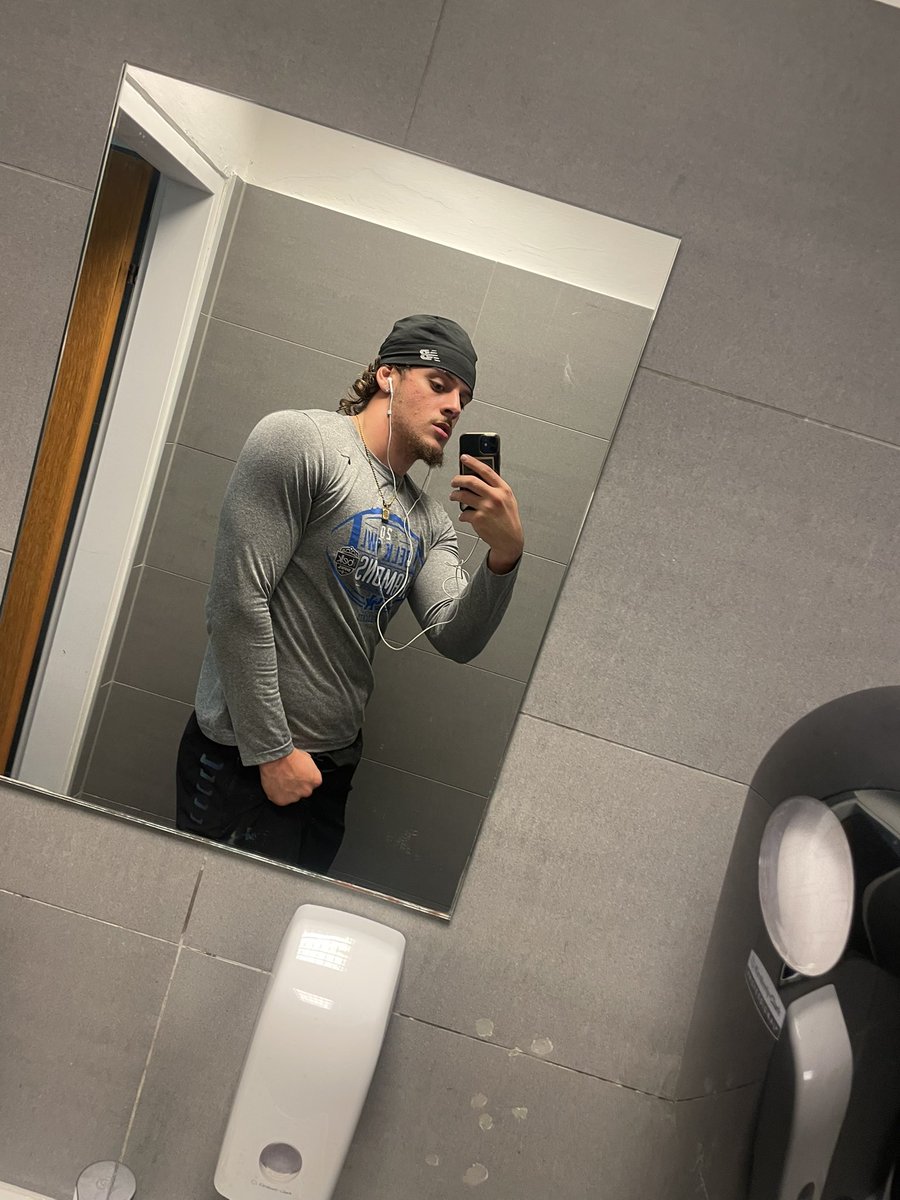 LuisLu68671's tweet photo. Co2027 International Prospect (Safety / OLB) from Austria (Vienna Vikings) 🇦🇹 stacking daily wins to get ready for the next level. Coaches check out the work! 🏈👇 📹  #Co2027 #Safety #OLB #CollegeRecruiting #InternationalProspect #D2 #Naia #Athlete https://t.co/mqsTMAysbB