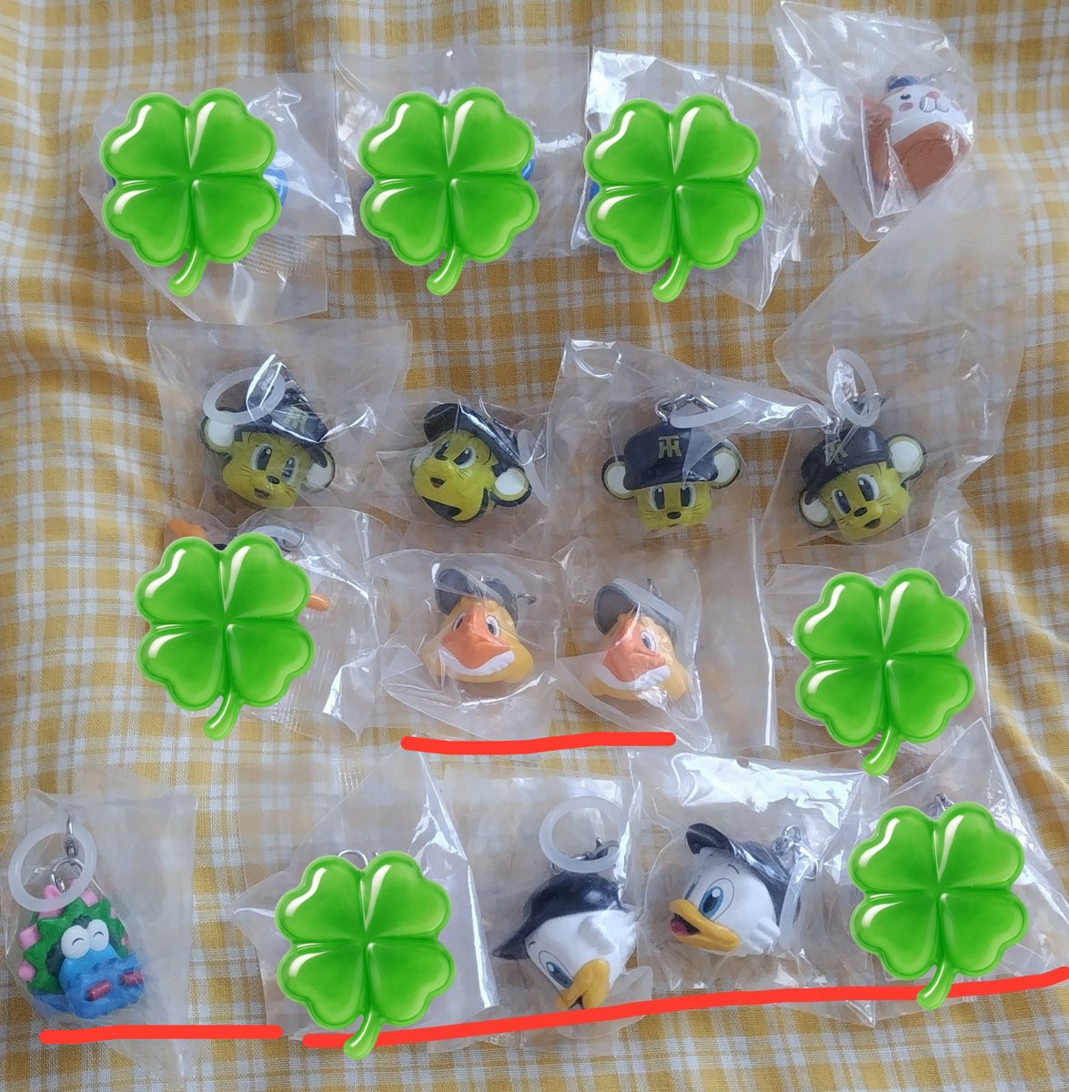 luckylucky753's tweet photo. プロ野球マスコット《譲渡》
めじるしアクセサリー
ガチャ

譲☆
♡トラッキー♡スターマン
ハリーホーク
スラィリー/マーくん

求☆
定価＋送料

♡は赤線から同数一緒に御願い致します
纏めて優先
交換×

御心当たりある方は御連絡宜しく御願い致します https://t.co/AEisMRj6Vf