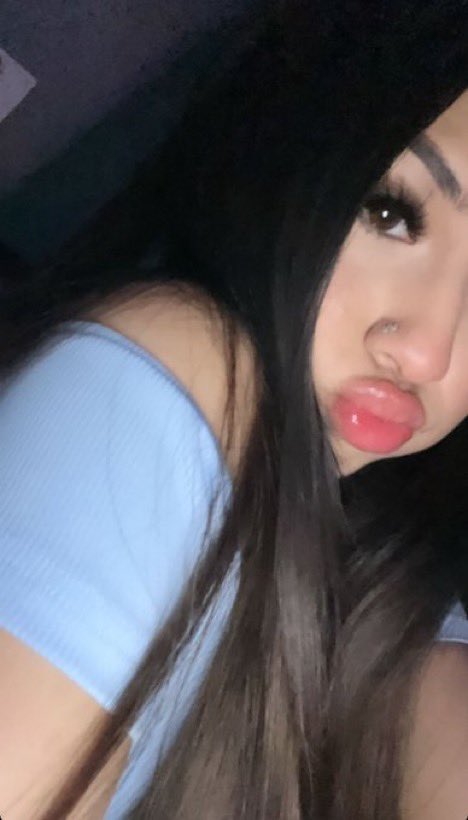 throatdemon21's tweet photo. which hole daddy ? 😚😚💦 >> #nsfwtwt #latina https://t.co/vjkQ6h0QCb
