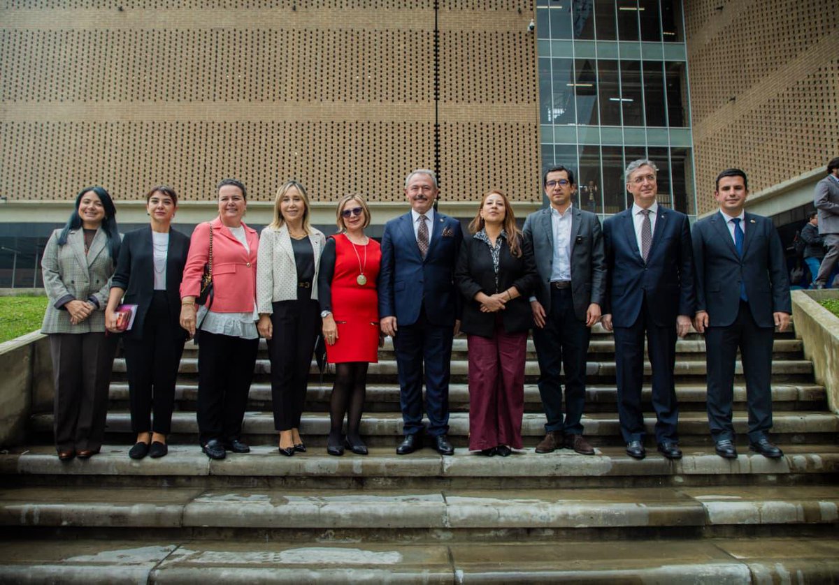 DesarrolloBta's tweet photo. Este acto se enmarca en la visita de la delegación parlamentaria de la República de Türkiye, del embajador y de representantes de TİKA, y busca visibilizar cómo este aporte fortalece la Ruta de Empleabilidad y contribuye a la transformación social de la localidad de Los Mártires. https://t.co/XrIY7VqWs7