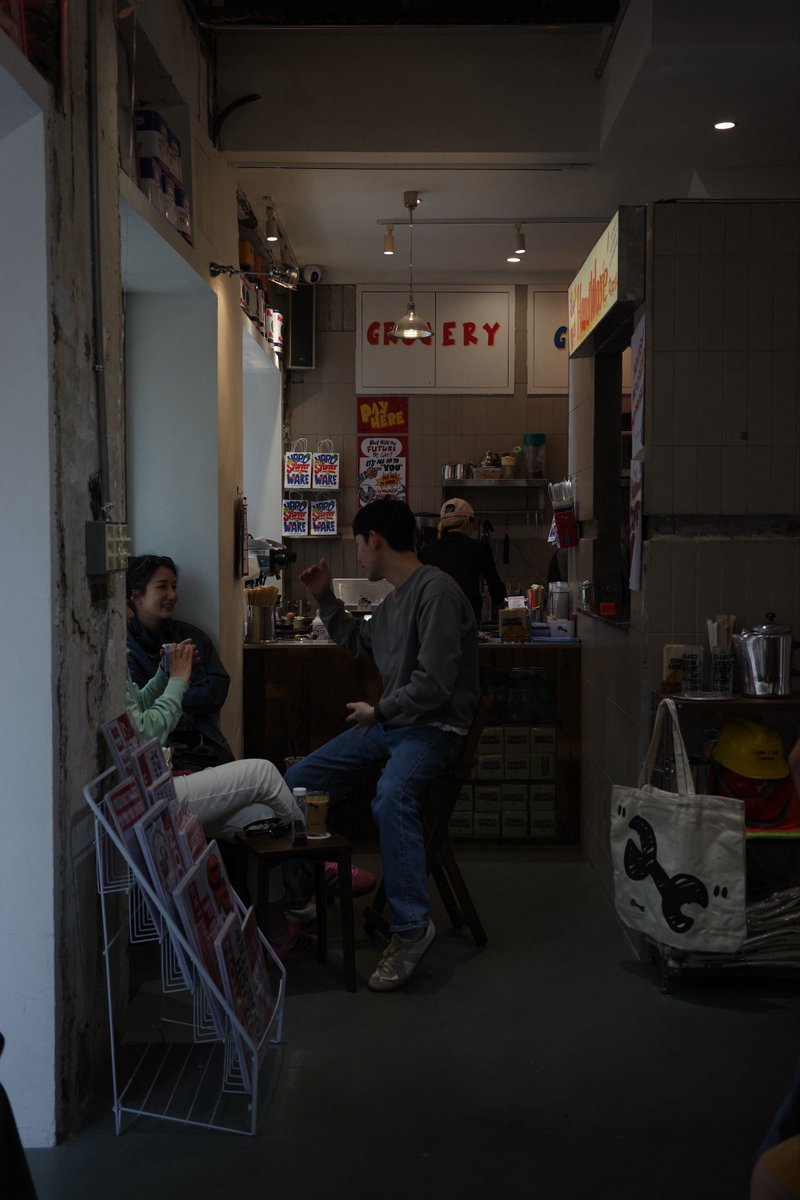 JourneeShercav's tweet photo. 今日はカフェでミルクティーを搅るのが楽しすぎて、店员さんに「吓？」って変な颜されちゃったww https://t.co/I7fdiogmsH